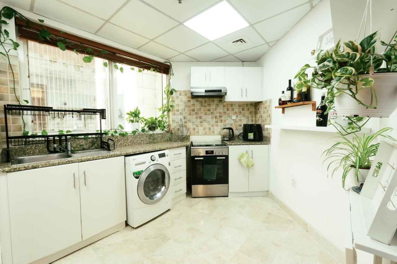 Cozy Spacious Near Downtown Apartment Dubai